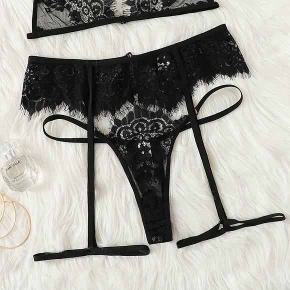 NWT  lace lingerie set M - Picture 2 of 2
